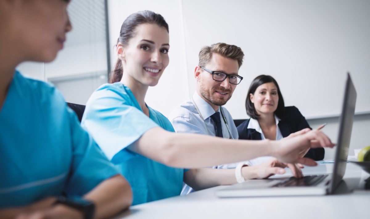 Boostez votre carrière en santé grâce à une formation certifiante